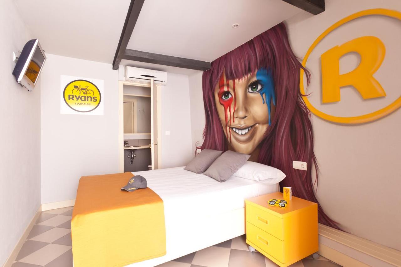 Ryans Budget Ibiza Town Exterior photo